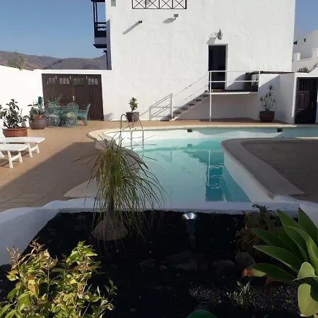 El Meridiano Bed & Breakfast Guatiza