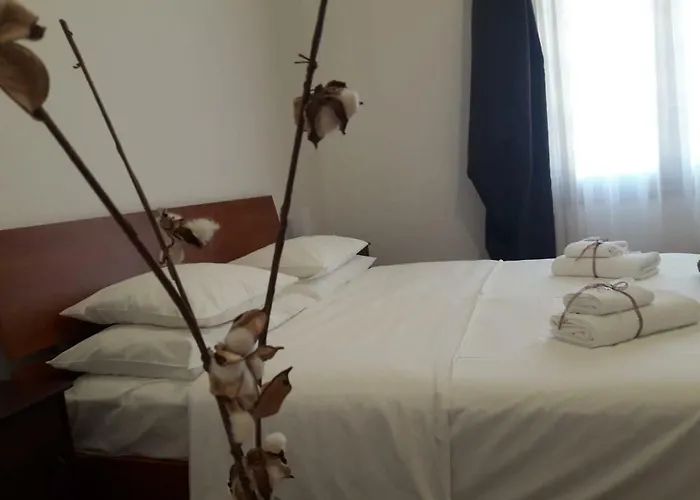 El Meridiano Nocleg ze śniadaniem 2*